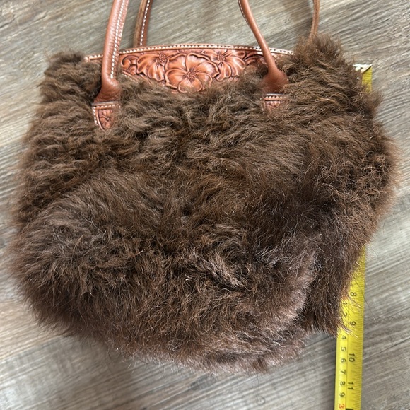 Beautiful handmade purse made out of buffalo hide fur - Picture 3 of 6